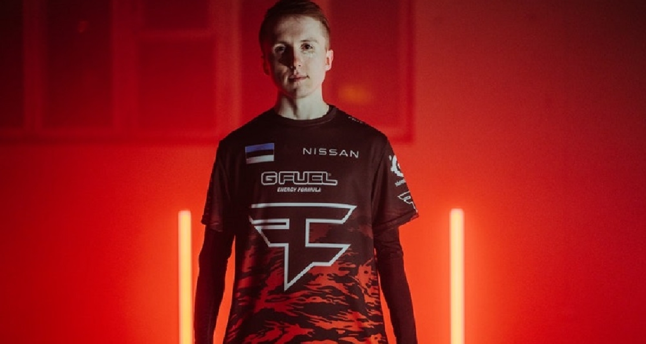 LCS简报：Berserker三局30杀对位完爆 C9横扫FLY成功晋级