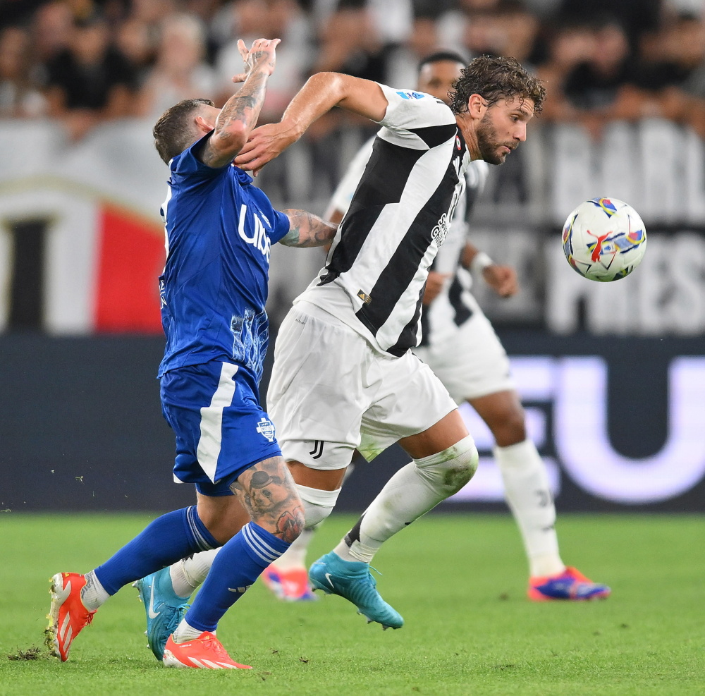 [中超]加布里埃尔打门被挡 古斯塔沃补射破门