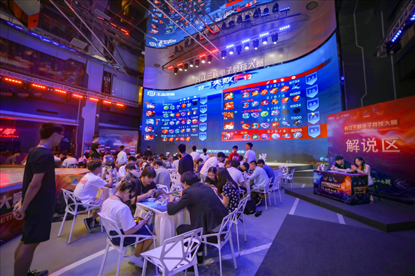 或无缘S13赛季！小狗Uzi直播发声，年龄问题是关键